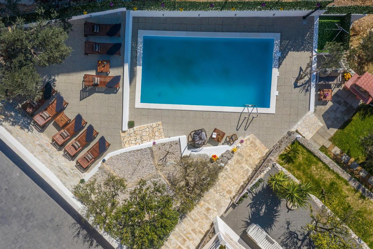 Villa Petra Apartment With Private Pool Макарска Экстерьер фото