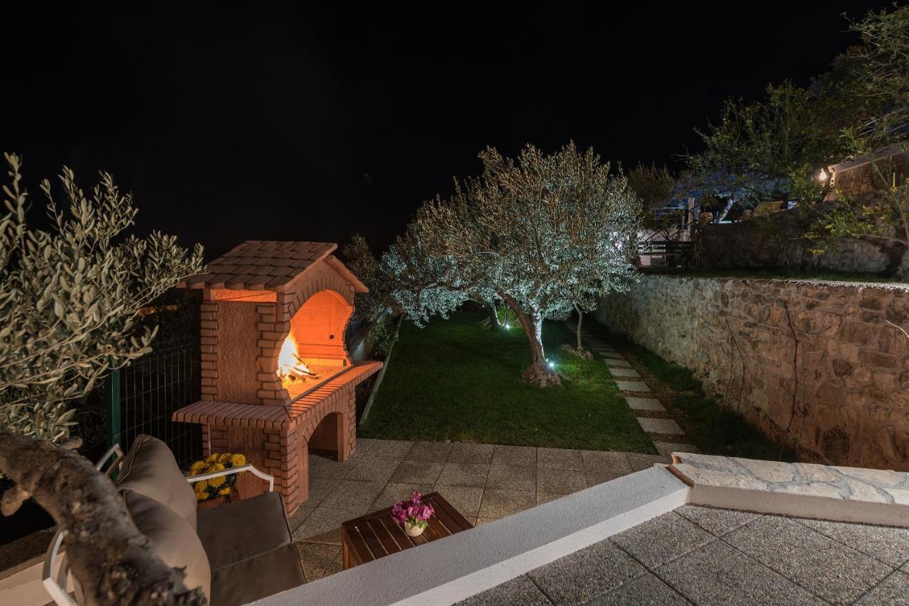 Villa Petra Apartment With Private Pool Макарска Экстерьер фото