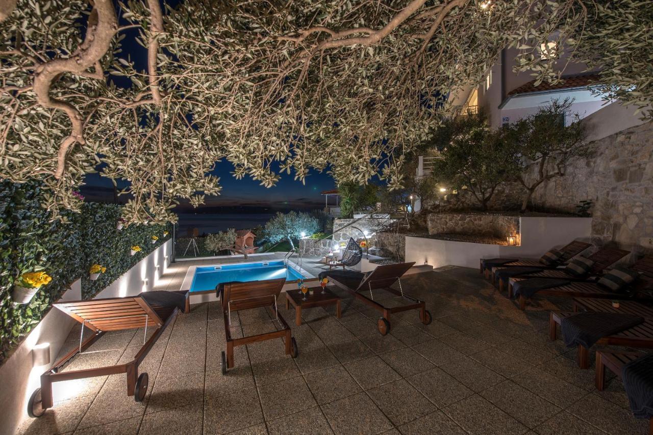 Villa Petra Apartment With Private Pool Макарска Экстерьер фото