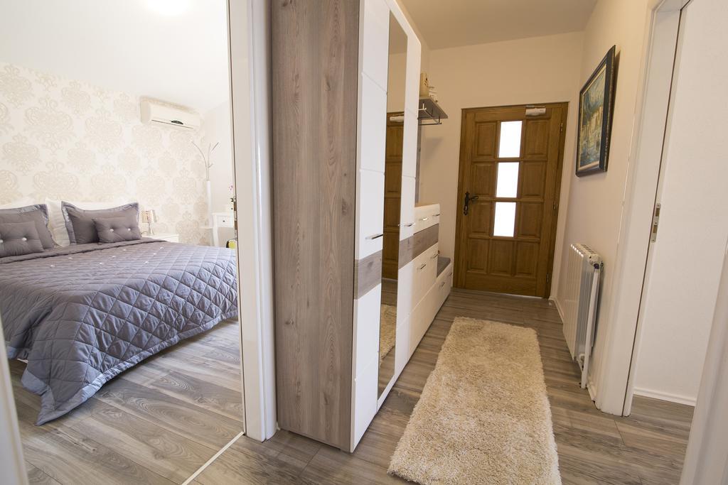 Villa Petra Apartment With Private Pool Макарска Экстерьер фото