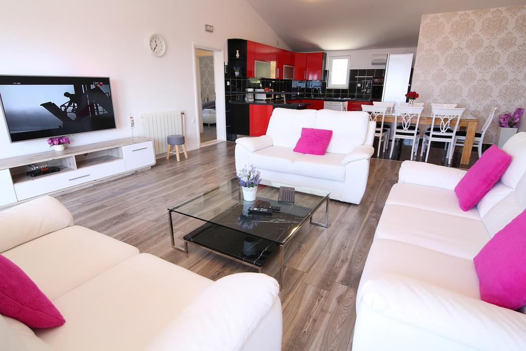 Villa Petra Apartment With Private Pool Макарска Экстерьер фото