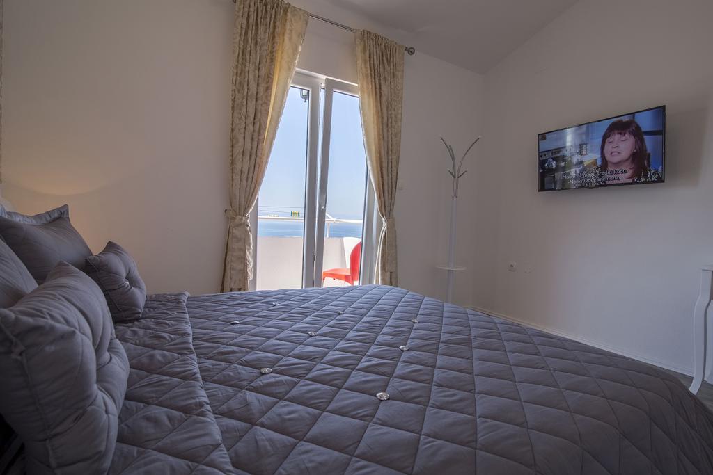 Villa Petra Apartment With Private Pool Макарска Экстерьер фото